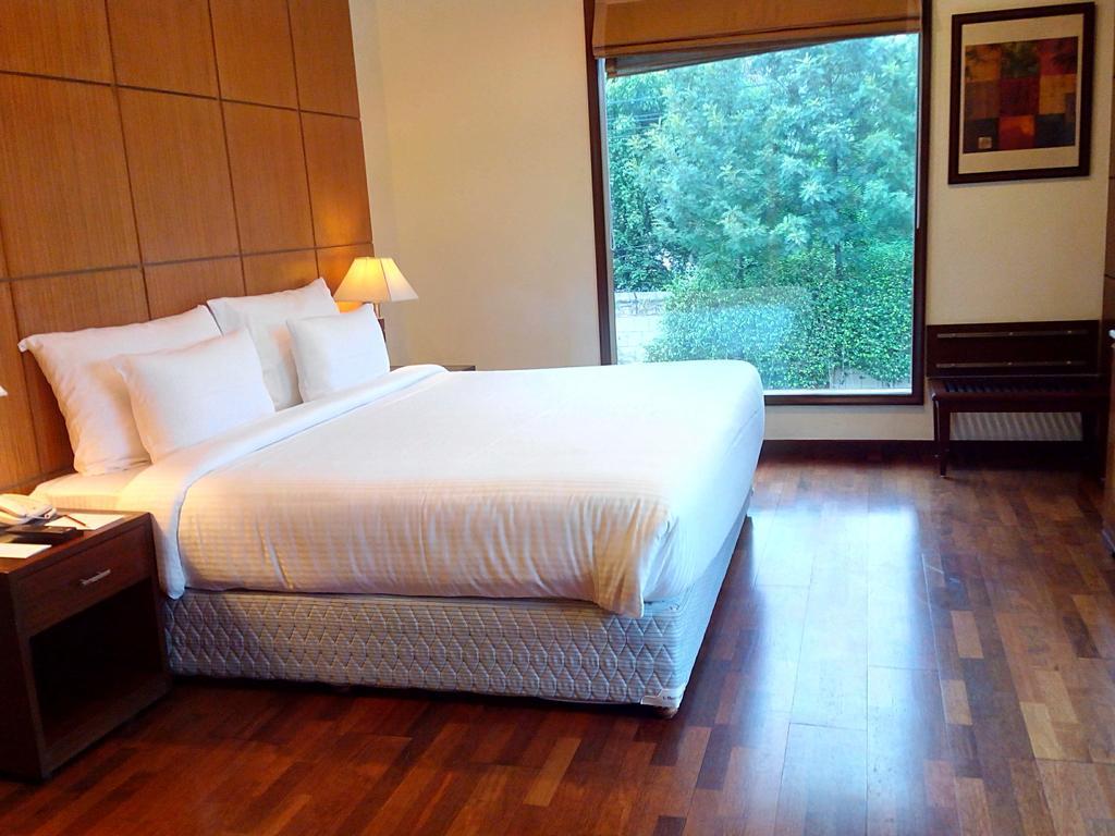 The Ocean Pearl Retreat Hotel New Delhi Bagian luar foto
